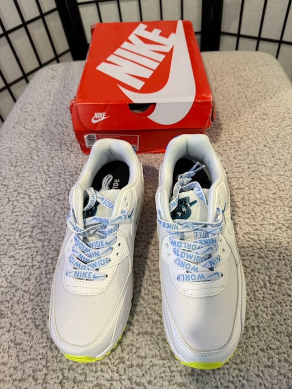 Nike Air Max 90 Worldwide White Volt Blue Sneakers Women’s 8 NEW